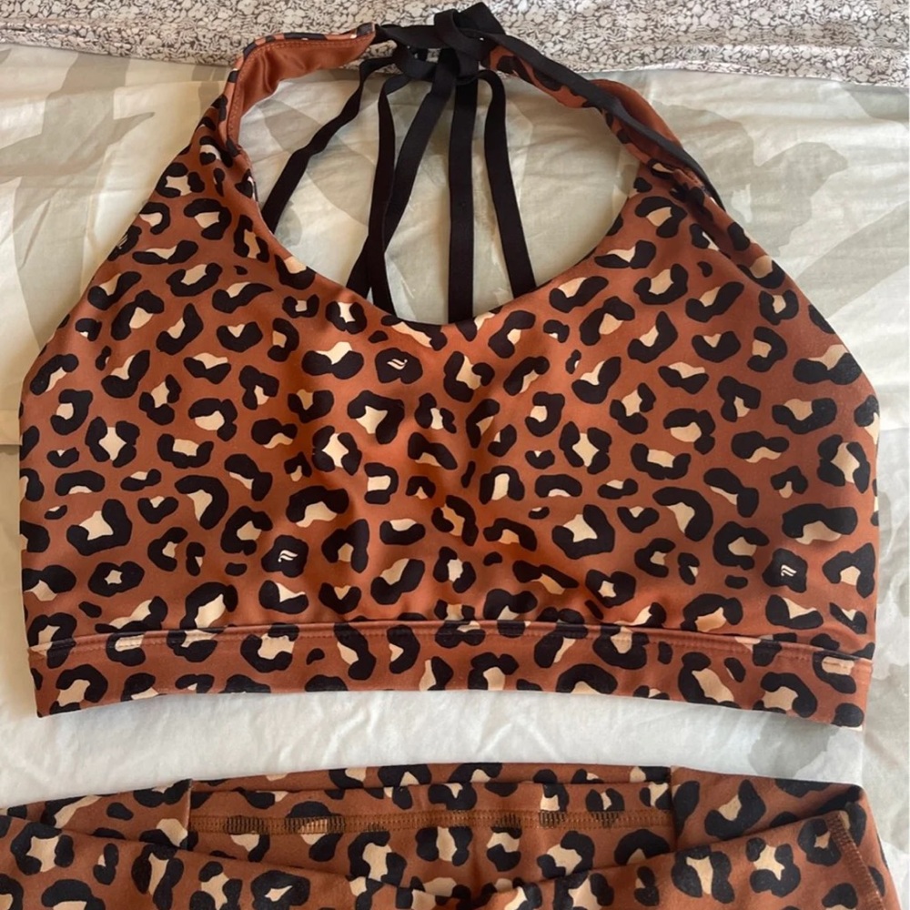 ✨ Fabletics Leopard Matching Workout Set - Picture 10 of 12